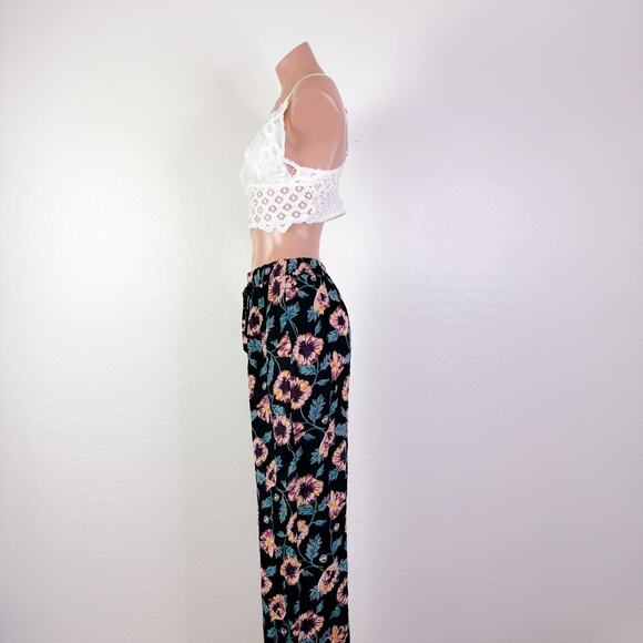 Band Of Gypsies Floral Tie Elastic Waist Wide Leg Pants Black Crimson Small NWT - Picture 7 of 11